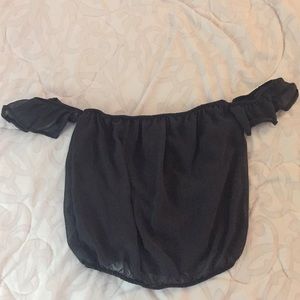 Brandy Melville Off shoulder crop top